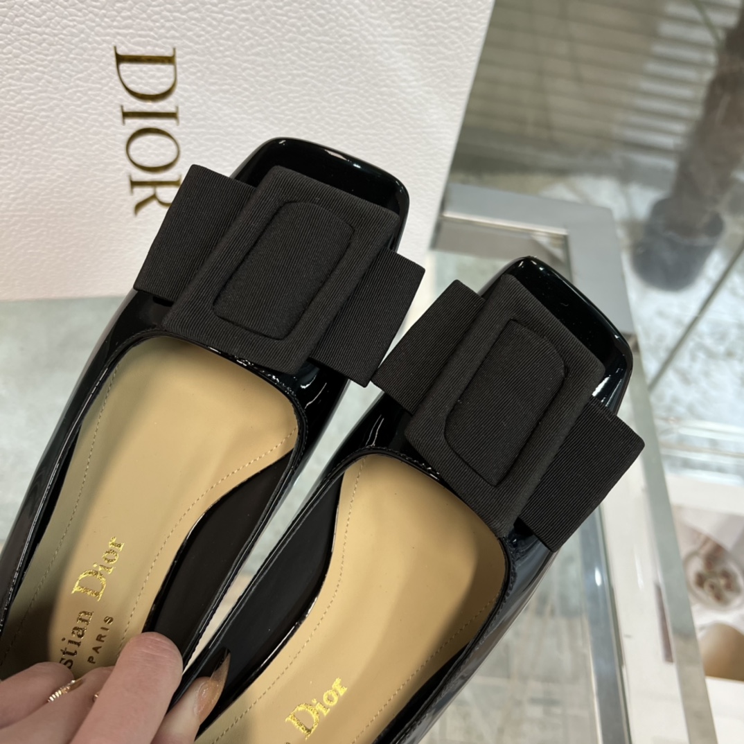 디올 [DIOR]