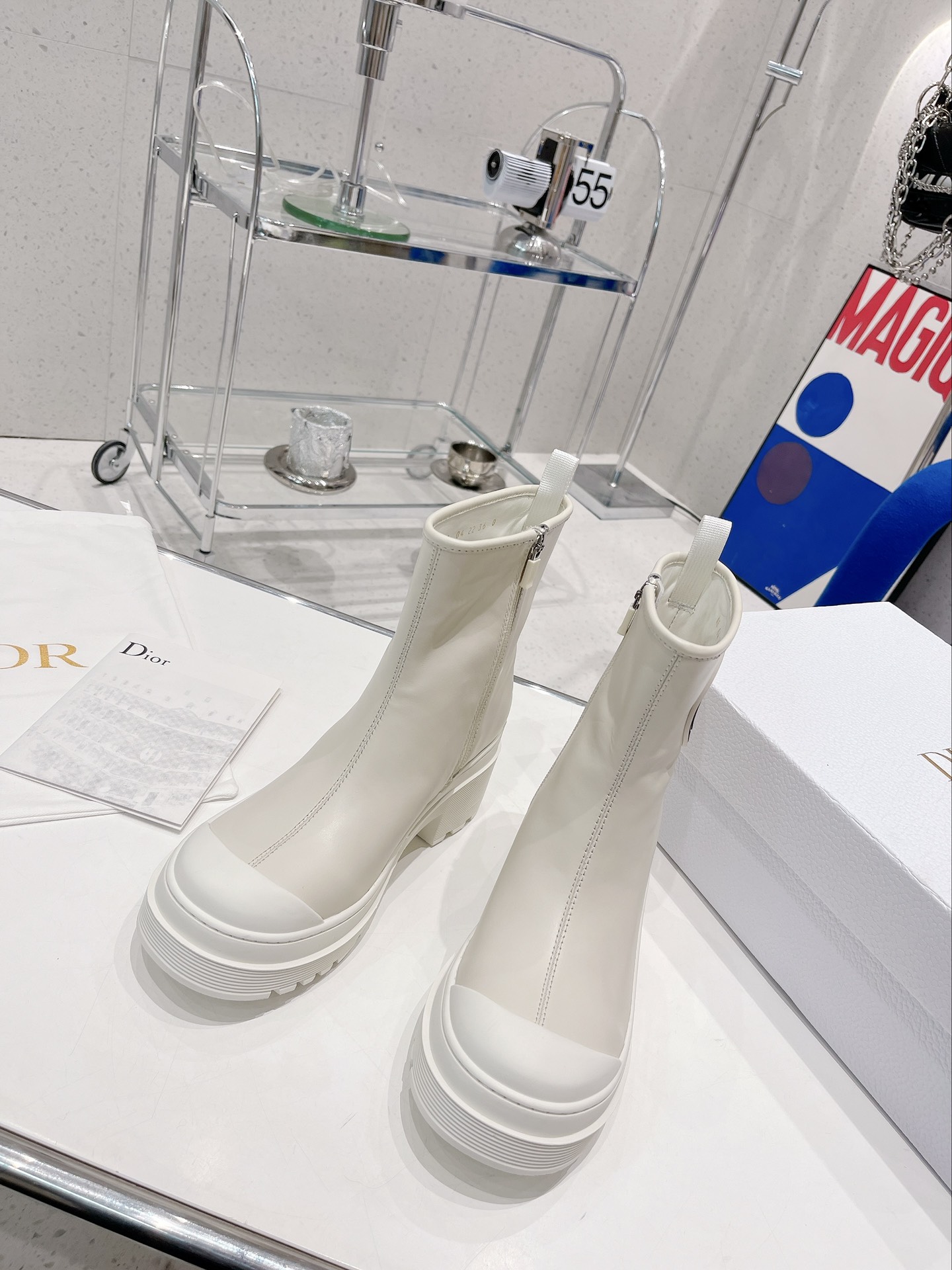 디올 [DIOR]