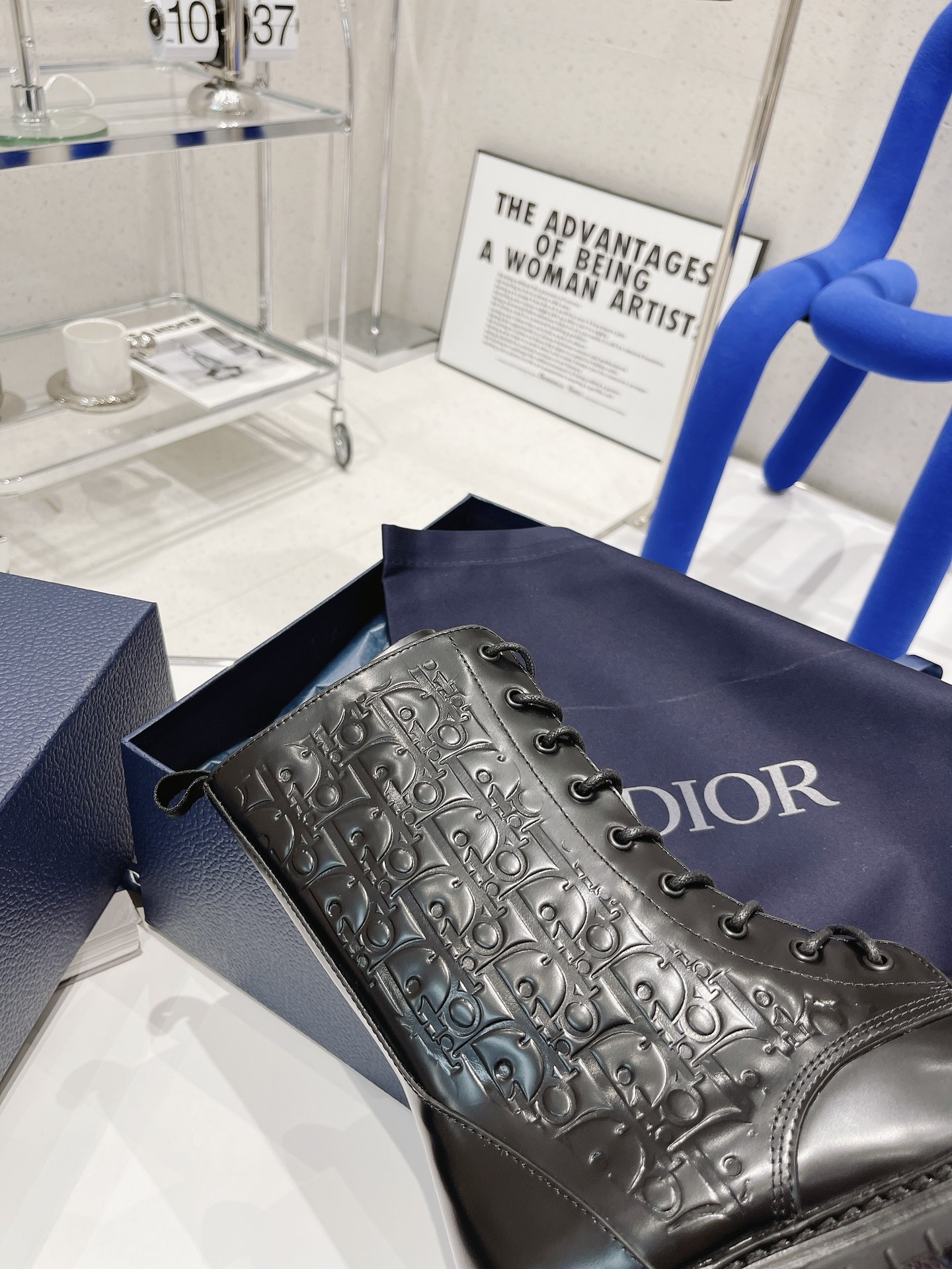 디올 [DIOR]