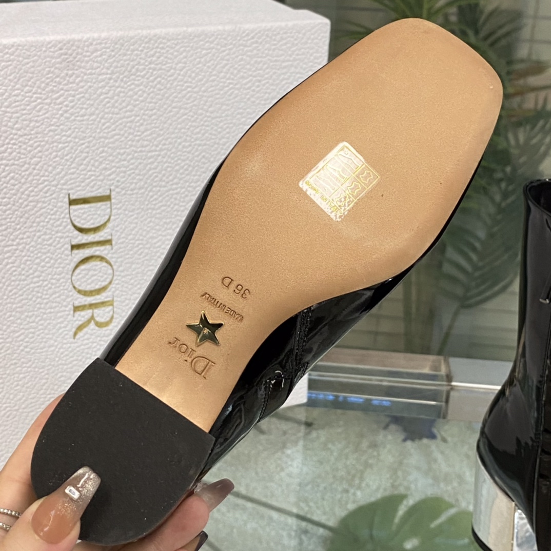 디올 [DIOR]