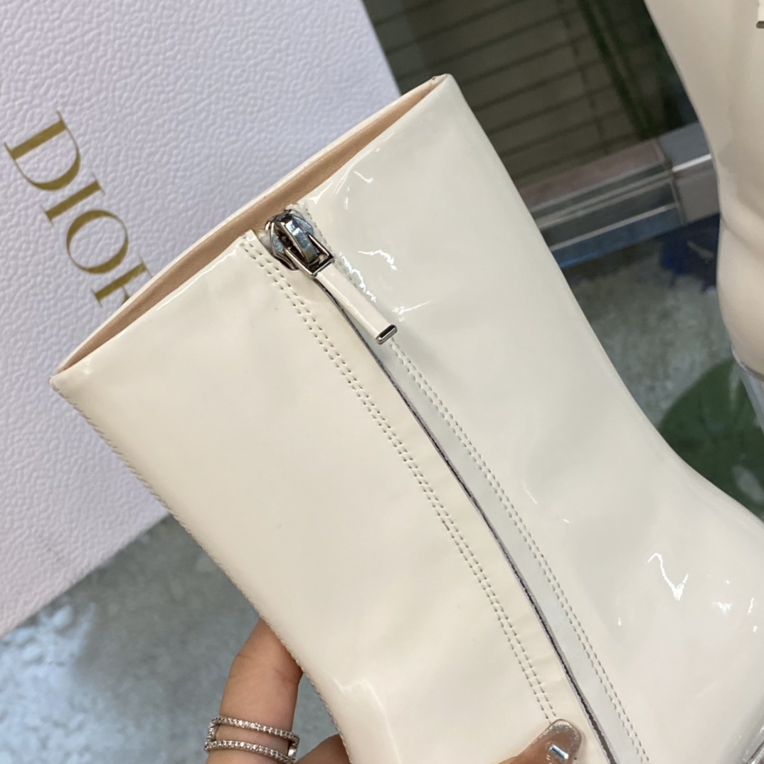 디올 [DIOR]