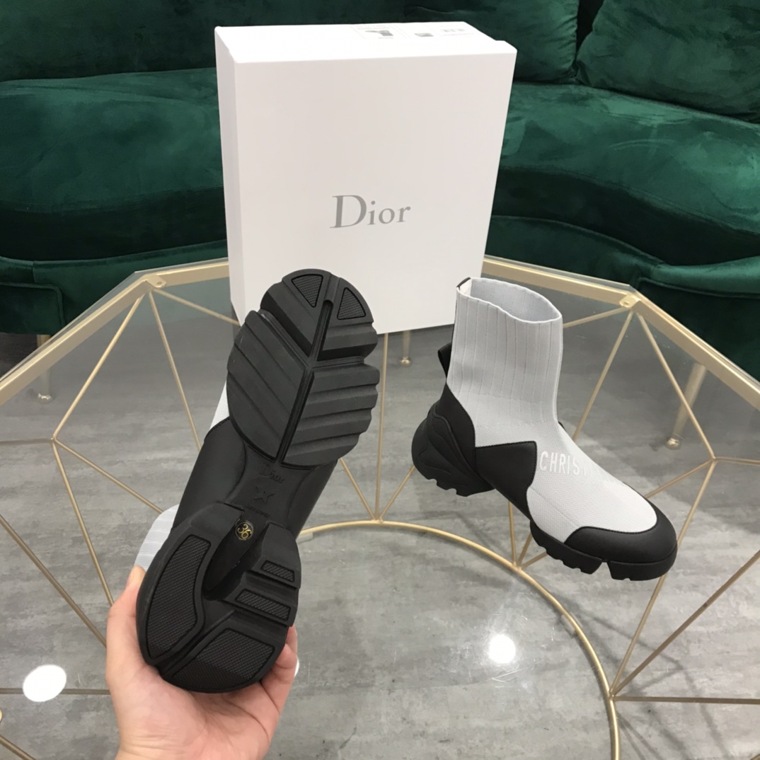 디올 [DIOR]