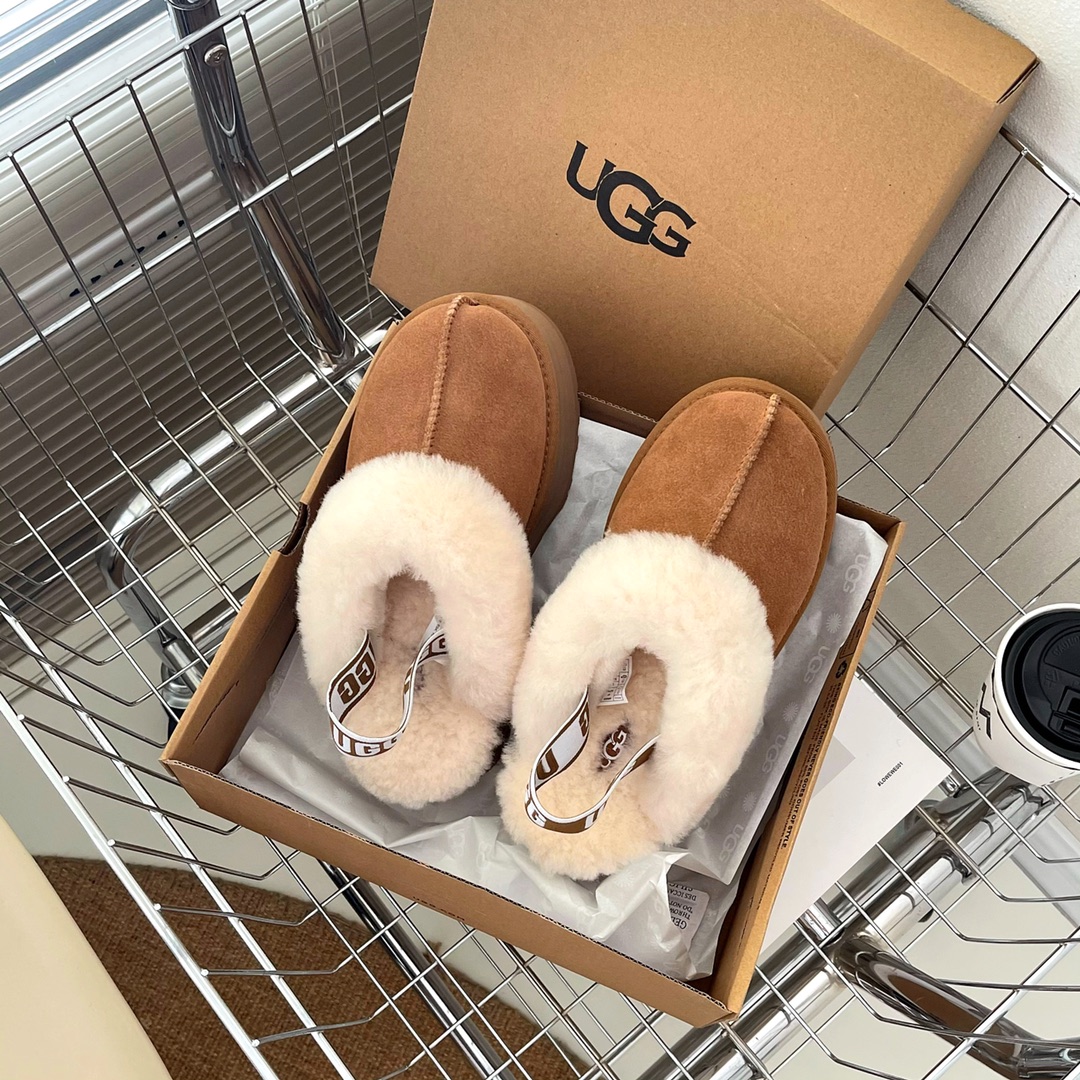 UGG 230110326