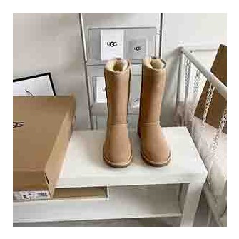 UGG 230110339