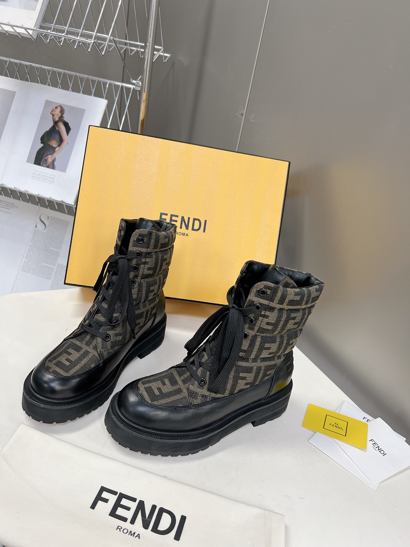 FENDI 펜디 230110426