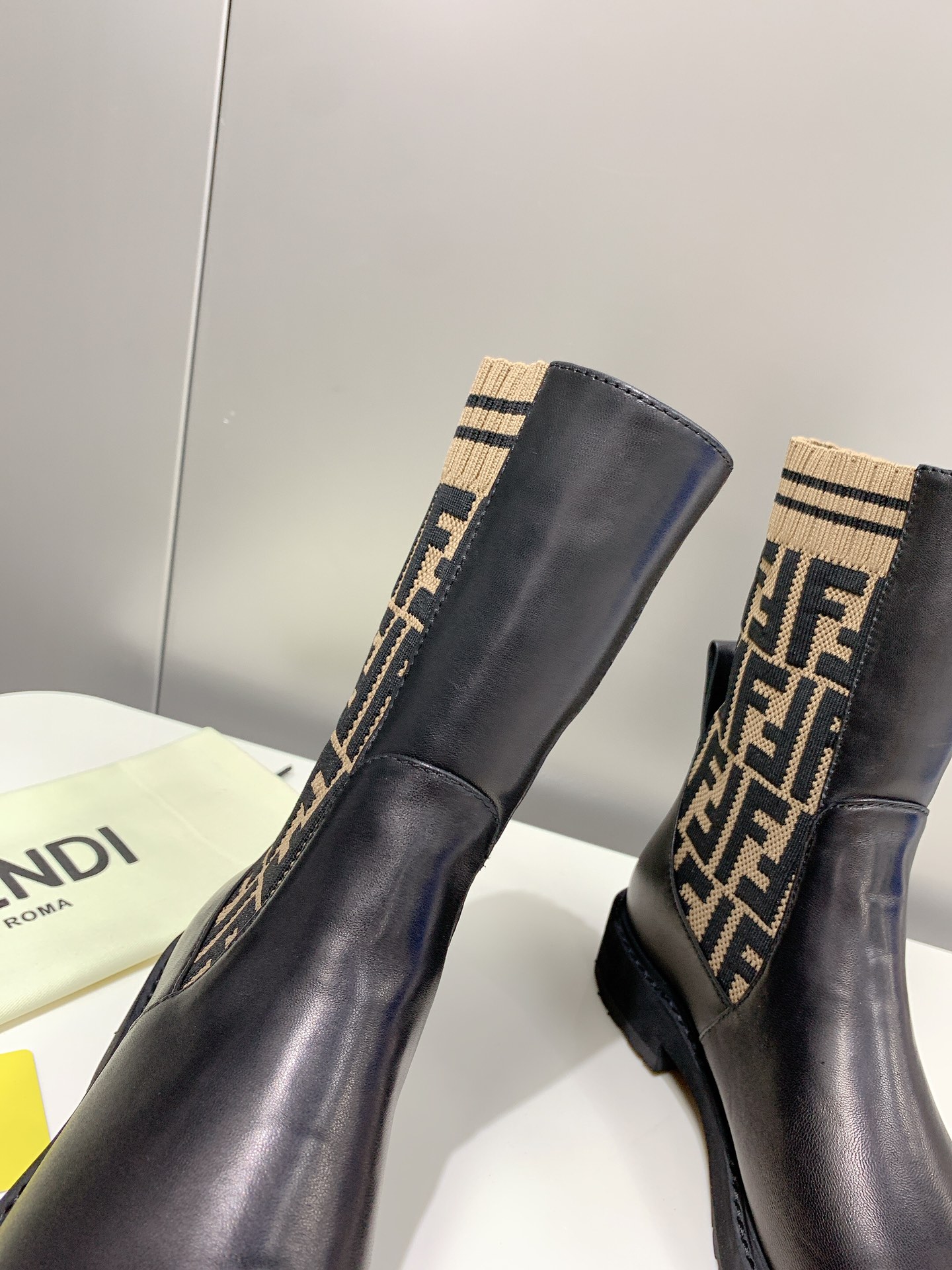 FENDI 펜디 230110432