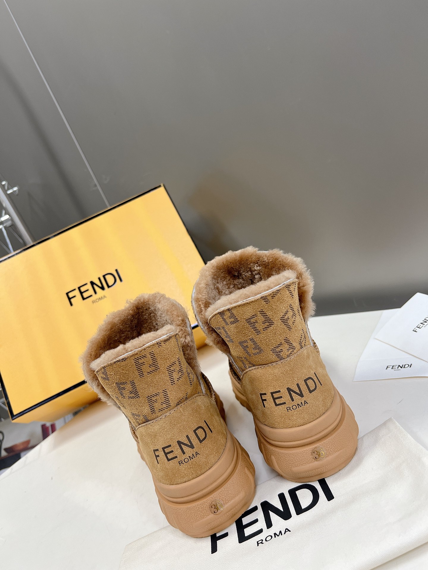 FENDI 펜디 230110448