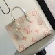 LOUIS VUITTON 루이비통 온더고 MM M21575