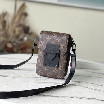 LOUIS VUITTON 루이비통 S락 버티컬 웨어러블 월릿 M81522