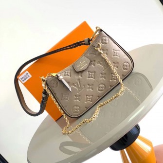 LOUIS VUITTON 루이비통 이지 파우치 온 스트랩 M81862